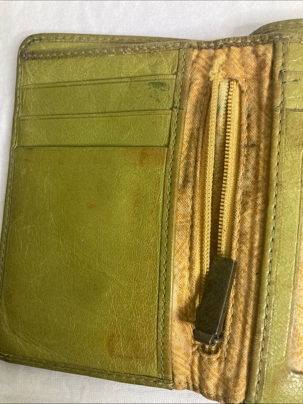 HOBO Olive-Toned Green Leather Kiss-Lock Wallet - Picture 6 of 9